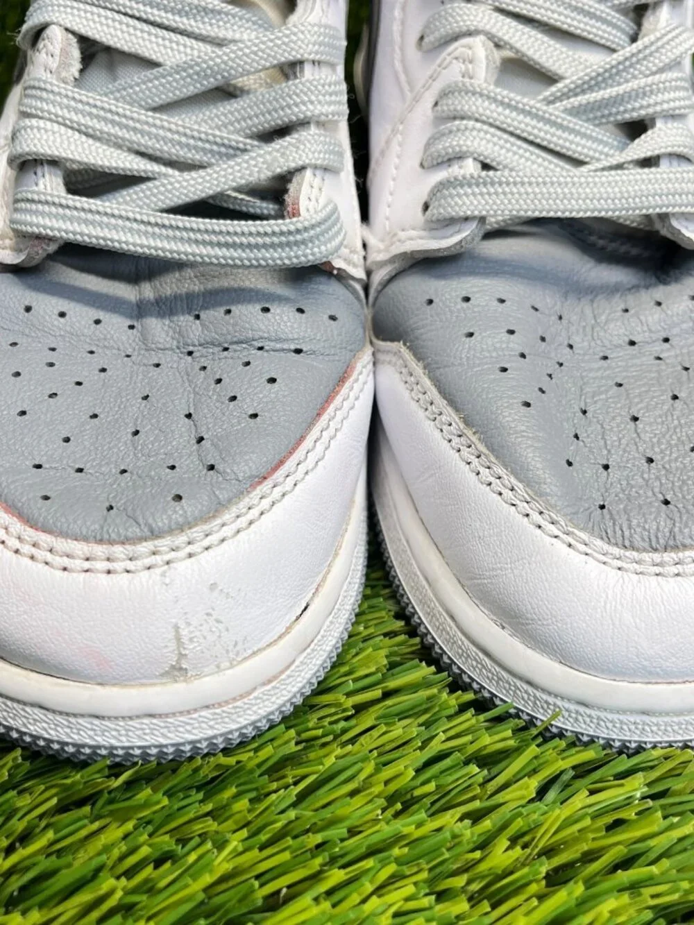 Nike Air Jordan 1 Retro High OG Boys Size 6.5Y Gray Basketball Shoes‎ Sneakers